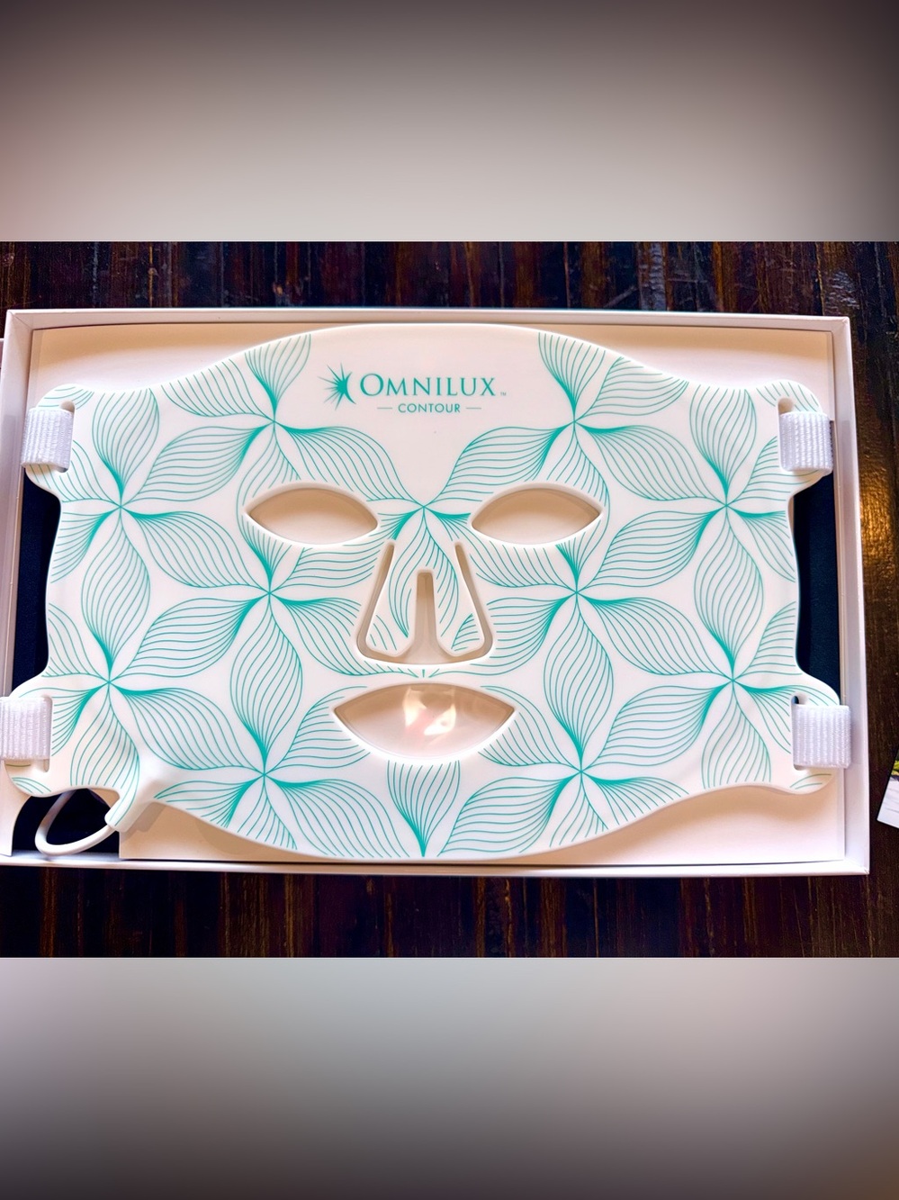Omnilux Contour Women Red Light Therapy Brand New Never Used